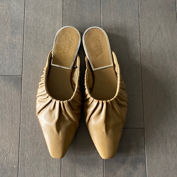 Zara leather flats 37 - Picture 1 of 3